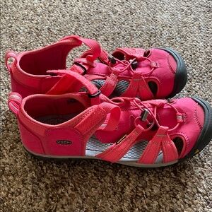 Keen Pink Sport Sandals with Closed Toe Design
